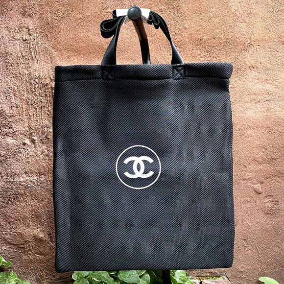 *New* Chanel Limited Edition Neoprene Mesh Tote - Picture 2 of 6